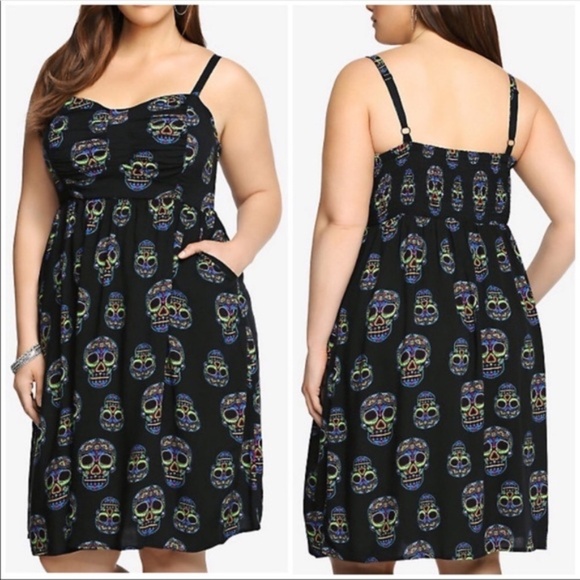 Torrid Black Skull Print Midi Dress Bowfront Challis Sundress Side Pockets Sz 2X - Picture 2 of 16
